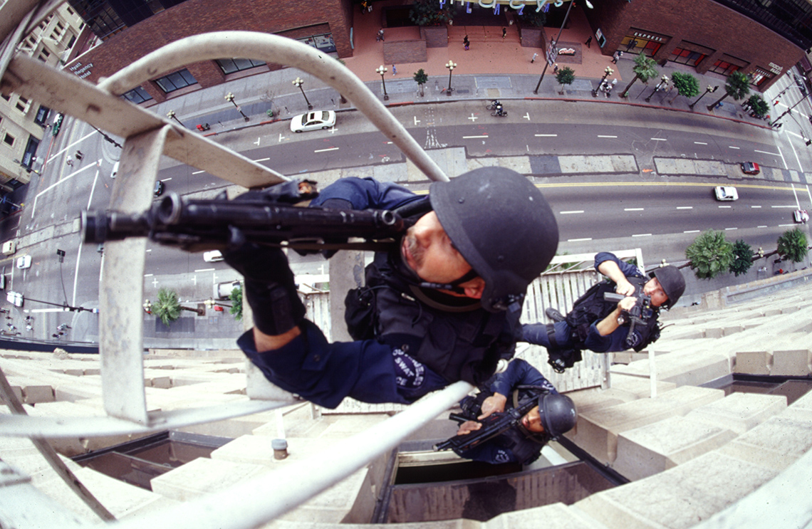 17LAPD-SWAT-Skinner-Fire-Escape-3-99